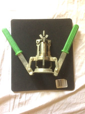 TAPPATRICE VINTAGE A DUE LEVE MADE IN ITALY ACCIAIO TAPPI A CORONA