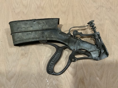 Antico martello pistola
