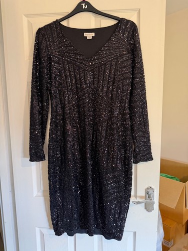 Abito nero con paillettes