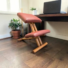 Sedia ergonomica inginocchiata