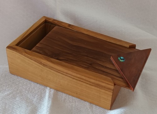 Scatola legno ulivo e - in,