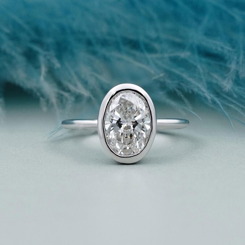 Anello solitario taglio ovale