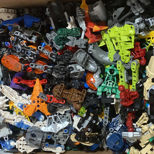 Lego 100 random bionicle - 100,