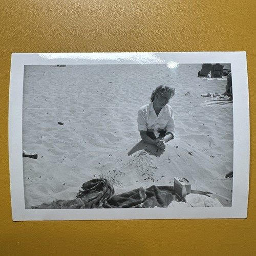 Foto strana anni - 50, donna