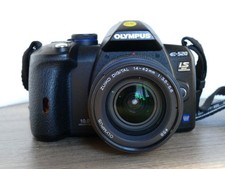 OLYMPUS E-520 KIT con lenti