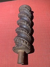 Antica colonna spirale in