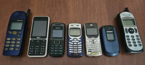 Vendo lotto cellulari - vendo,