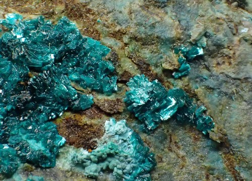 Tyrolite tirolite azurite - tyrolite,
