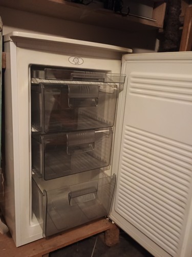 Frizzer indesit - frizzer,