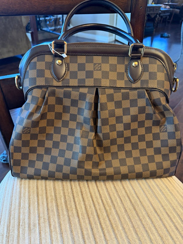 Louis vuitton damier - vuitton, ebene