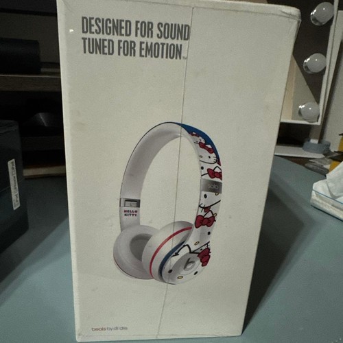 Beats solo hello - beats, kitty