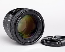 Nikon AF Nikkor 85 mm f1.8 D obiettivo incl. HN-23 *Made in Japan*