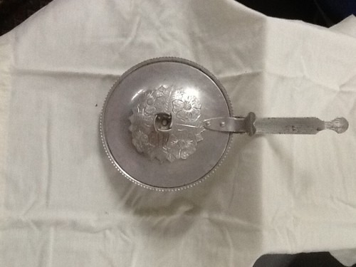 Silent butlercrumb catcher - butlercrumb,