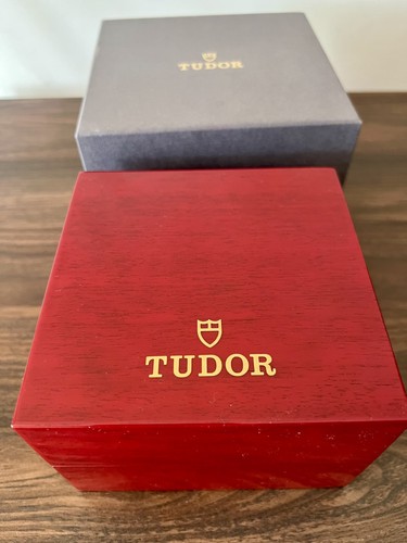 Scatola orologio tudor - orologio, rossa