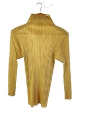 PLEATS PLEASE ISSEY MIYAKE