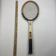 Racchetta da tennis vintage in