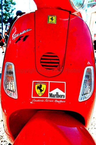 Vespa piaggio scooter ferrari - vespa,