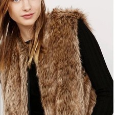 BERSHKA gilet pelliccia