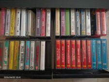 Cassette di musica folk e pop