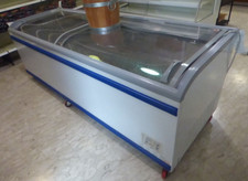 freezer AHT con ruote e vetri scorrevoli e luce a led. lunghezza 2 metri