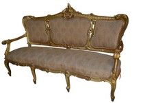ELEGANTE ANTICO DIVANO DORATO