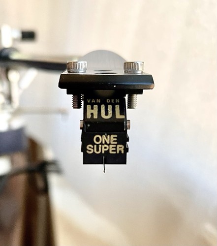 Van den hul - hul,
