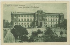 TARANTO -CORSO UMBERTO I PALAZZO DEGLI UFFICI E VILLA GARIBALD CARTOLINA D'EPOCA