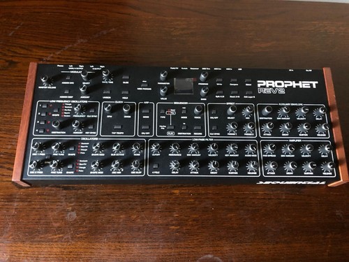 Dave smith instruments - ,