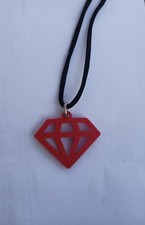 COLLANA CIONDOLO LEGNO DIAMANTE ROSSO C154