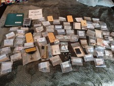 Assortimento vintage, per lo più NOS componenti da laboratorio McIntosh, manuali, ricambi!