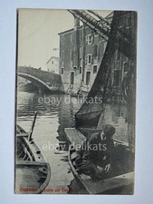 CHIOGGIA pescatore sosta sul canale barca vela pesca Venezia vecchia cartolina