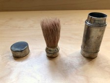 Piccolo pennello da barba in metallo