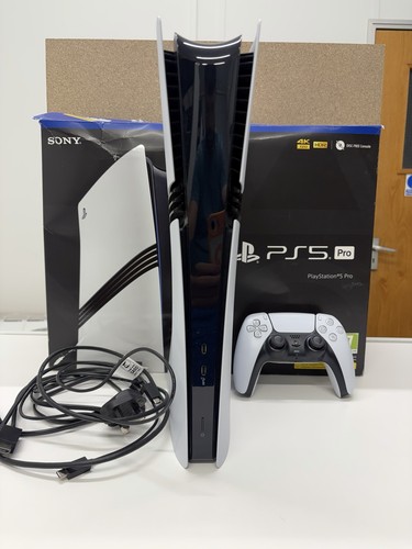 Sony playstation pro console - 5,