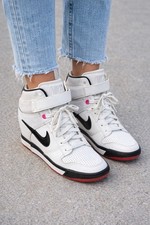 Nike Dunk Sky-Hi Essential