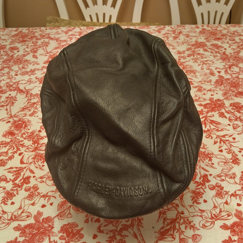 Cappello berretto piatto