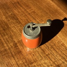 Macinapepepe vintage, a forma di botte (2,3)