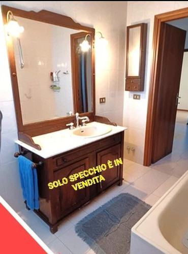 Armadietto specchio con - e,