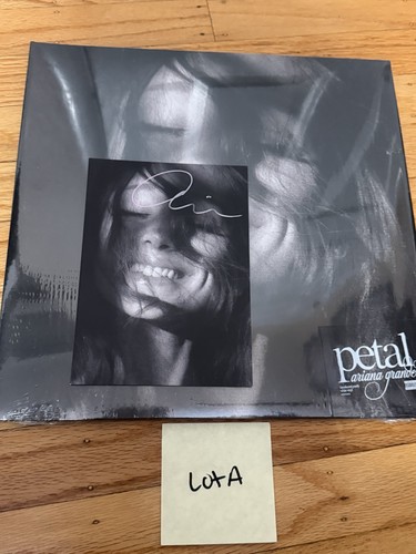 Signed ariana grande - signed,