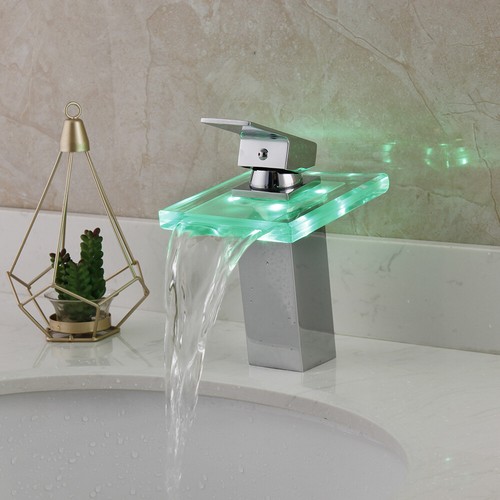 Rubinetto miscelatore lavabo