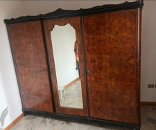 armadio in radica di noce a 3