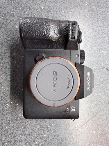 Sony alpha a7r mark iii - alpha, solo