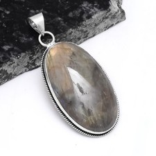 Ciondolo etnico fatto a mano