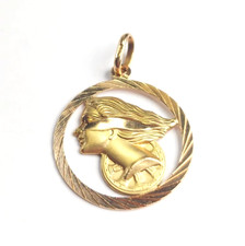 Ciondolo Dea Fortuna in oro