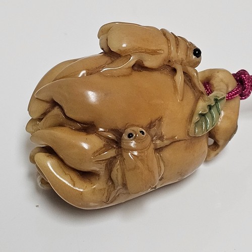 Netsuke mosche flotten - mosche, noci