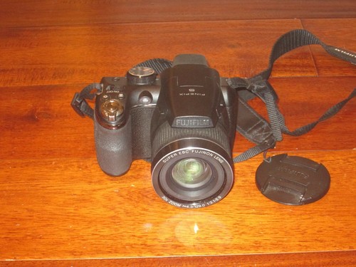 Fujifilm finepix 14 - s,