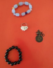 Lotto / Stock 4 pezzi gioielli  Bigiotteria - Bracciali,ciondoli,anello (lottoa)