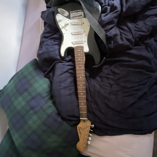Squier stratocaster fender - squier,
