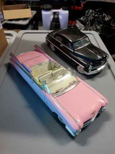 Maisto rosa cadillac - maisto,
