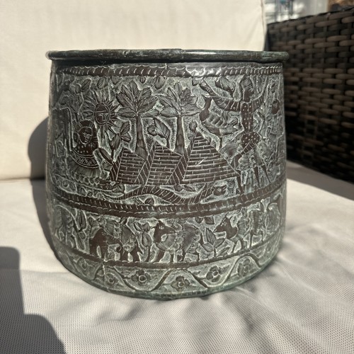 Antico vaso grande ciotola