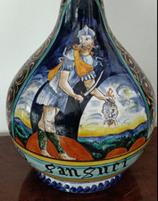 Bottiglia in ceramica fatta e dipinta a mano a forma di Fiasco con decori e scen